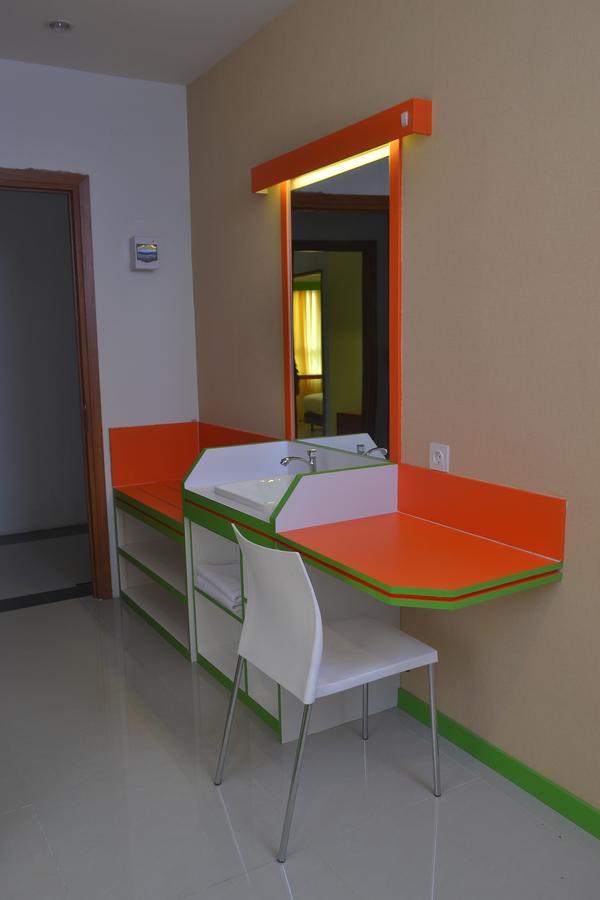 Titanium Express Homtel Ξενοδοχείο Τζακάρτα Εξωτερικό φωτογραφία